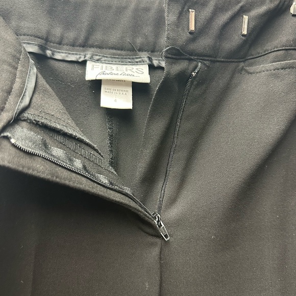 Fibers by Barbara Lesser size 4 straight leg pant 92% poly/3% rayon/5% spandex - Picture 2 of 3